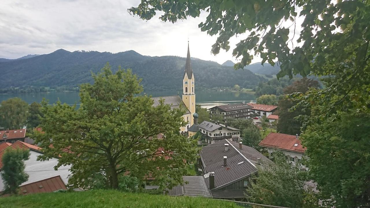 Vip Deluxe 107Qm Auf Zwei Etagen 1 Dopplezimmer Eg 1 Doppelzimmer Auf Der Galerie Sowie 2 Badezimmer Und Komplette Kueche Mit Mikrowelle Und Backofen Ideal Fuer 1 Bis 6 Gaeste Direkter Blick Auf Garten Und Bergblick Alles Nur Nicht 0815 Leilighet Schliersee Eksteriør bilde
