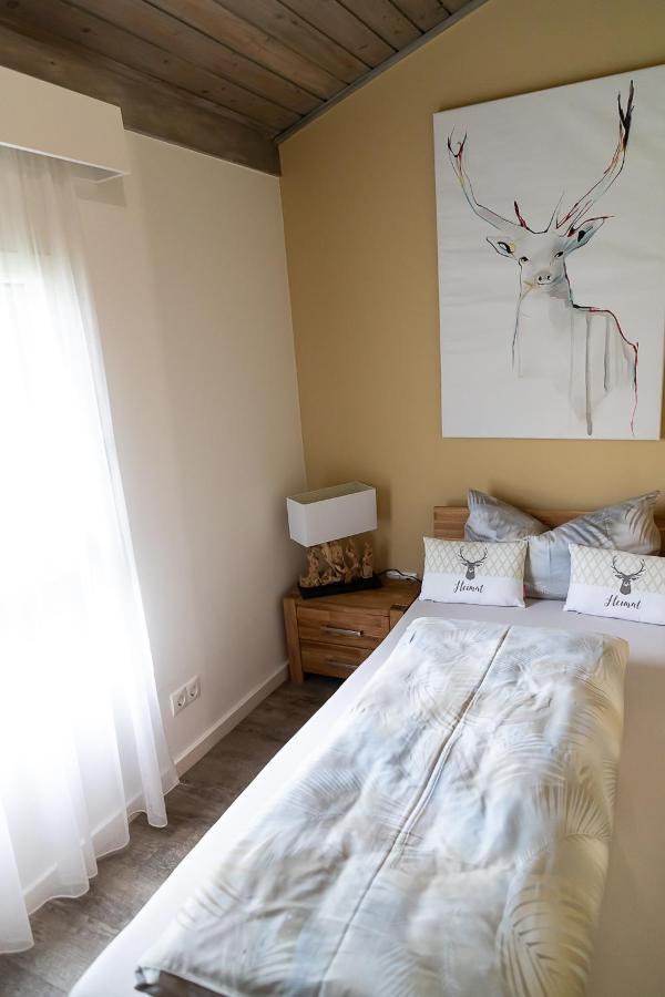 Vip Deluxe 107Qm Auf Zwei Etagen 1 Dopplezimmer Eg 1 Doppelzimmer Auf Der Galerie Sowie 2 Badezimmer Und Komplette Kueche Mit Mikrowelle Und Backofen Ideal Fuer 1 Bis 6 Gaeste Direkter Blick Auf Garten Und Bergblick Alles Nur Nicht 0815 Leilighet Schliersee Eksteriør bilde